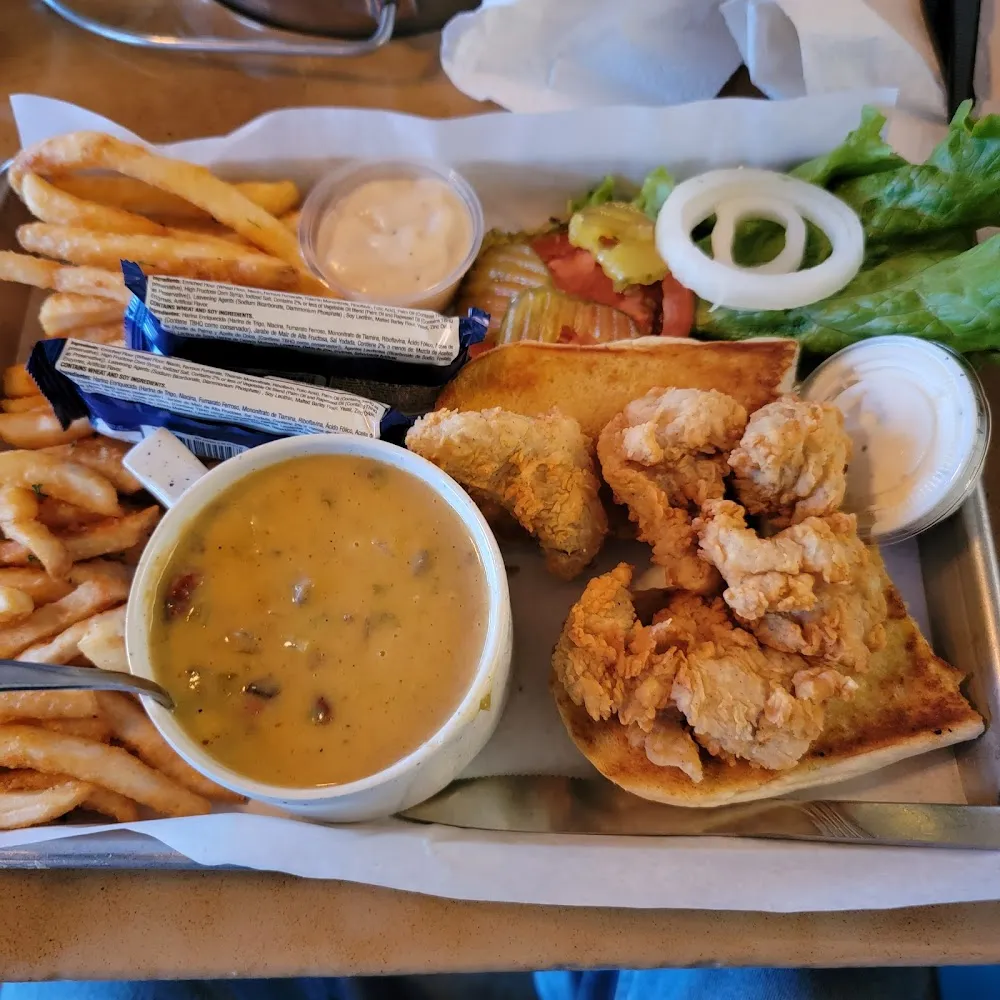 Etouffee and PO Boy with Fries